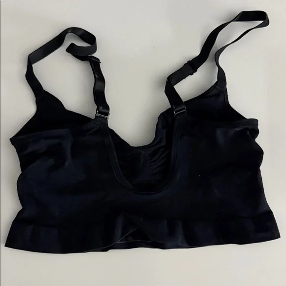 SKIMS Seamless Sculpt Bralette - Picture 5 of 8